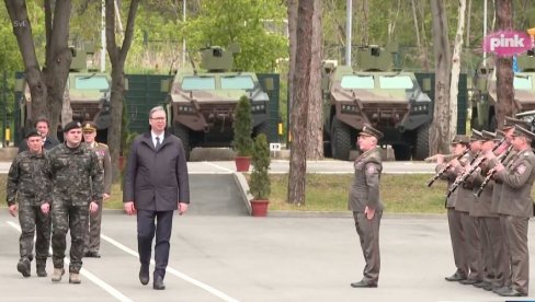 OD 1. MARTA DA KRENEMO U VOJNI ROK Vučić: Posebno ćemo podsticati izgradnju vojnih centara i obnovu kasarni u pograničnim delovima