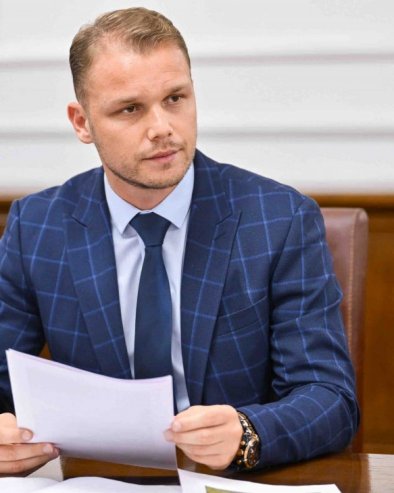 NAROD NE ZABORAVLJA ONE ZA KOJE VERUJE DA SU SE BORILI ZA NJEGA Snažna poruka Stanivukovića o Mladiću
