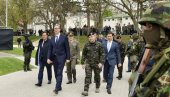 Важан састанак у касарни Бањица 2: Вучић са врхом Војске Србије и Министарства одбране (ФОТО)