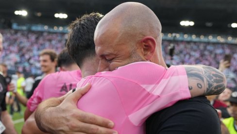 Kraj jedne ere: Mesi ostao bez trenera i svog dobrog prijatelja