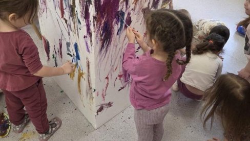 Stigli pokloni povodom Vaskra: Gradonačelnik Šapca posetio novootvoreni vrtić ,,Hajdi