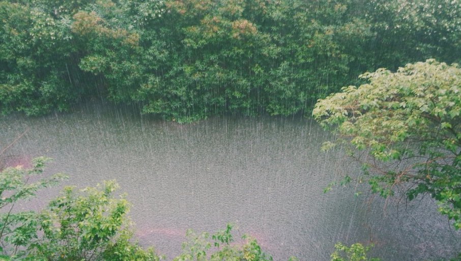 Стижу нам пљускови и грмљавина: Ови делови Србије биће први на удару невремена