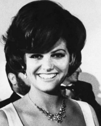 Родила је сина са само 17 година и више никад није видела његовог оца: Дете лагала да му је сестра, а разлог леди крв у жилама (ФОТО)