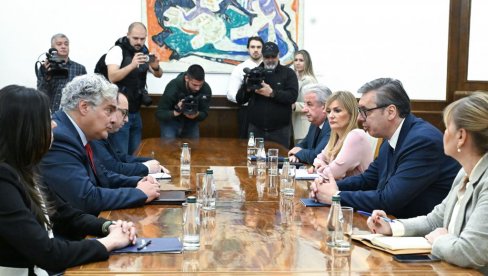 Nastavak konsutlacija: Vučić sa predstavnicima Narodne stranke