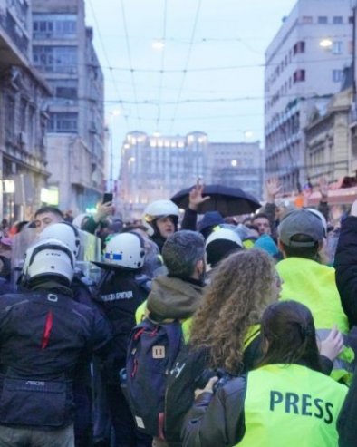 Блокадери пљују једни друге због фотеља! Алексићев сарадник ударио: Какав ниво општег незнања, а хоће да дођу на власт?!