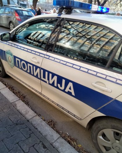 ZEMLJA PROGUTALA AUTOMOBIL NA VOŽDOVCU: Popustili potporni zidovi, kolovoz se survao u rupu na gradilištu