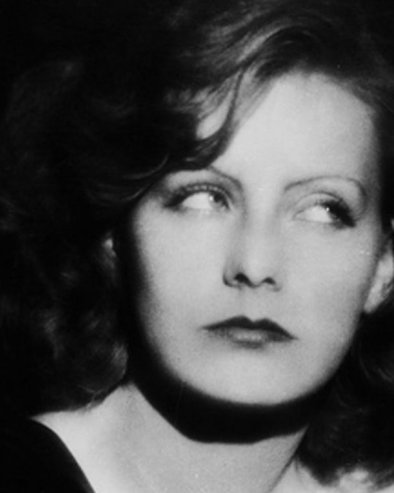 Причало се да је правила план за убиство Хитлера, једна жена ју је завела и сломила срце: Грета Гарбо се повукла из Холивуда са 36 година