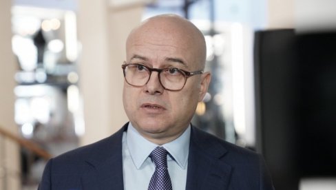 PROFITERSKI I SEBIČNI MOZAK NEZADRŽIVO TONE U ZABORAV Vučević urnisao Đilasa: Pred brodolomom je, odbačen, svi su ga prozreli