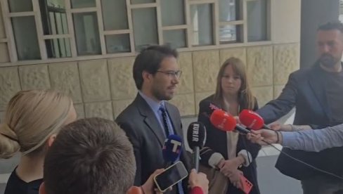 ОДРЖАНО РОЧИШТЕ, KУСТУРИЦА ПОБЕГАО ОД НОВИНАРА Нешићева: Тражићемо правду на суду