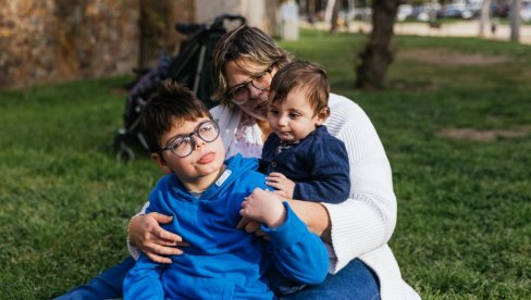 I rođaci mogu biti negovatelji: Počela javna rasprava o nacrtu zakona kojim se regulišu prava roditelja teško obolele dece