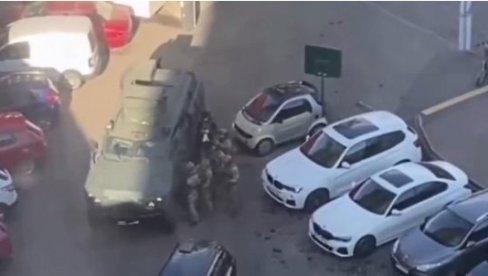 Погледајте - Специјалци опколили центар Кијева: Чују се пуцњи има жртава (ВИДЕО)