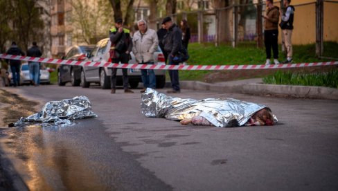 Mediji: Dva policajca pobegla sa mesta masakra u Kijevu nakon prvih pucnjeva (FOTO)