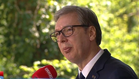 Vučić se obraća u Donjoj Gradini: Predsednik najavio izgradnju Memorijalnog centra (FOTO/VIDEO)