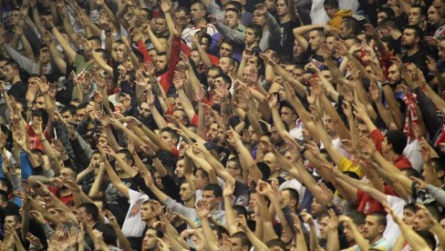 Zvižduci za Litvance: Evo kako su Delije dočekale navijače Žalgirisa! (VIDEO)