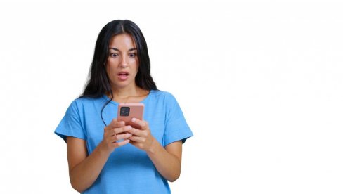 Jedan kod otkriva sve: Kako da proverite da li neko prati vaše pozive i poruke