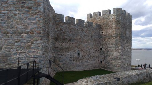 Ramska tvrđava na Dunavu: Utvrđenje podignuto za vreme sultana Bajazita Drugog privlači sve veći broj turista (FOTO)