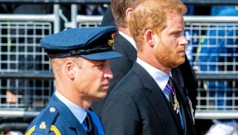 Дирљив гест принца Харија за 100. рођендан краљице Елизабете: Није био са породицом у Лондону, али се његово присуство осећало (ФОТО)