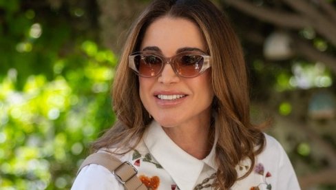 Obučena sa stilom od glave do pete: Kraljica Ranija u veženoj košulju koju bi i Srpkinje nosile s ponosom (foto)