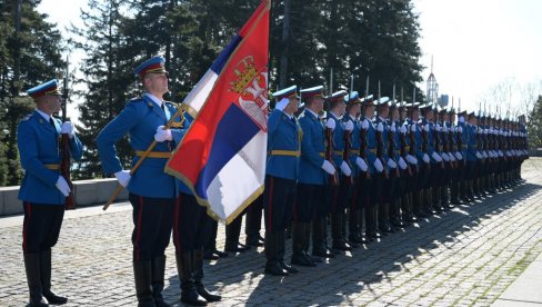 Вулин честитао Дан Војске Србије: Дуго и успешно јачали Војску Србије на страх непријатеља и радост пријатеља!