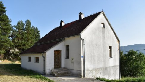 Parohijski dom pretvaraju u konak: U pravoslavnom selu Vrbica kod Livna pored crkve biće i prenoćište (FOTO)