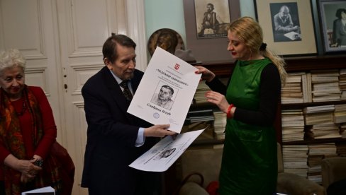 Вредне колумне у Новостима: Признање Чедомир Мирковић уручено Слађани Илић и Видаку Масловарићу у Удружењу књижевника Србије