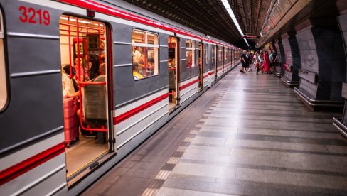 BLOKIRAN METRO U BUDIMPEŠTI: Evo ko je odgovoran za zastoj na M2 liniji (VIDEO)