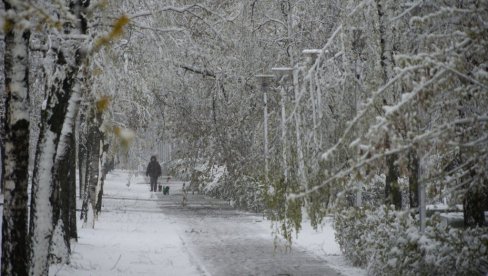 MLAZNA STRUJA SA GRENLANDA STIŽE U SRBIJU: Temperature će ići i do 0, a prve pahulje moguće i pre nego očekujemo
