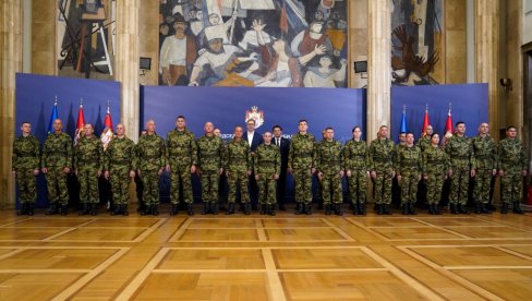 Српски мировњаци из Либана на пријему код Вучића: Хвала вам што ни у једном тренутку нисте довели у питање углед српског војника (Видео)