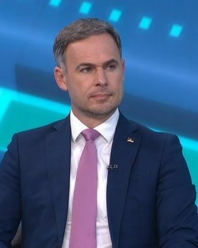 ALEKSIĆ HVALI MEDIJANU, A IZA KULISA HAOS? Ovako bi oni da vode Srbiju!