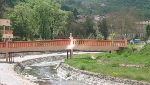 UDARIO GA KAMION, U TEŠKOM JE STANJU: Nesreća kod Vranjske Banje, povređen šef gradilišta