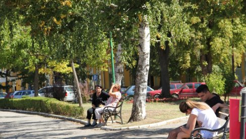 КО СЕ И КАКО МОЖЕ ПРИЈАВИТИ ЗА ТУРИСТИЧКЕ ВАУЧЕРЕ? Од сутра креће подела, правила су веома једноставна