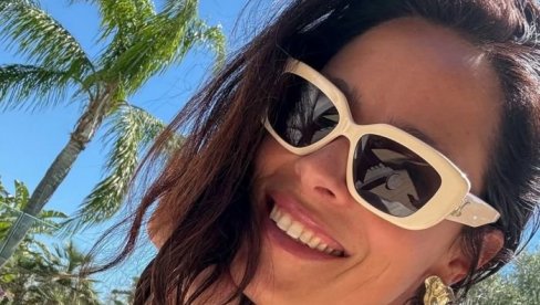 Ана Ивановић се разголитила на плажи и показала убитачно тело: Спремна је за нову летњу сезону (фото)