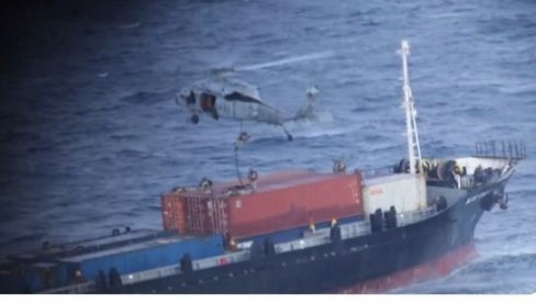 Napeto na Arapskom moru: Američki marinci presreli i zarobili brod (VIDEO)
