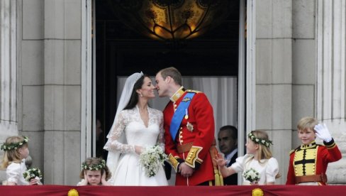 Кејт Мидлтон и принц Вилијам прославили 15. годину брака: Поделили нову фотографију и прекршили досадшњу традицију