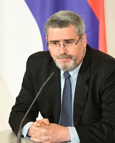 MINISTAR STAROVIĆ: Vučića za pretnje rušenjem optužuju oni koji sve vreme ruše, pale, blokiraju i zaustavljaju Srbiju