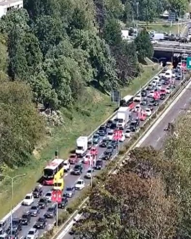 Огромне гужве на излазу из Београда: Ове руте одмах заобиђите