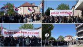 Вучићу, јужни Банат је уз тебе: Велики број грађана Панчева окупио се да дочека председника (ФОТО)