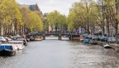 Ukrajinci pokušali da osujete šetnju Besmrtnog puka u Amsterdamu: Uzvikivali antiruske parole i uzvikivali pretnje