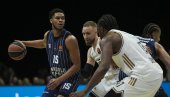 Efes dobio ludu utakmicu: Bivši igrač Partizana dao neverovatan koš za pobedu (video)