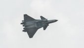 PEKING TRESE SVET SA IVICE SVEMIRA! Najmoćniji kineski stelt lovci ISPALILI RAKETE iz stratosfere