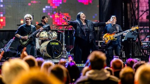 JU GRUPA I KALIOPI U HERCEG NOVOM: Sjajni koncerti najava bogatog kulturnog leta