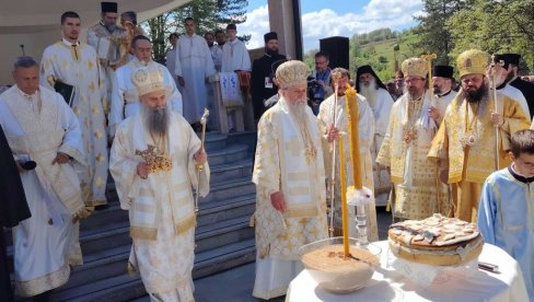 Патријарх Порфирије у Лелићу