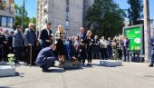 Odata počast maskriranim vojnicima JNA u Doborovoljačkoj ulici: Rodbina žrtava ni posle 34 godine ne može bez policijske pratnje