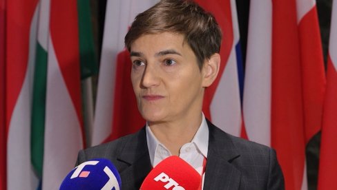 Brnabić o transparentu sa prozora Skupštine: Zamislite kako bi izgledao parlament ako bi svako odlučio da kači svoj prljav veš