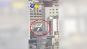 Avion udario u zgradu: Ima mrtvih, pojavio se snimak pada (Video)