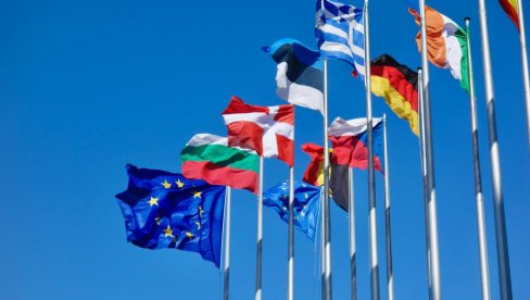 ITALIJA ZA UKIDANJE MERA PROTIV USMANOVA: Posle prepirke o merama prema pojedincima rok za odluku EU o sankcijama Rusiji 22. septembar