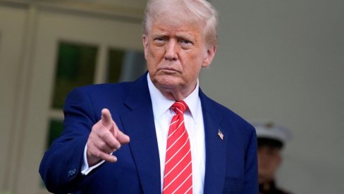 Један од највећих свих времена, управо је преминуо Трамп се огласио поводом смрти Теда Тарнера, па осуо паљбу по Си-ен-ен-у