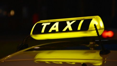 PLAĆANJE KARTICOM POSTAO STANDARD: Taksisti snabdeveni pos terminalima, ali ima i onih bez njih