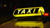 PLAĆANJE KARTICOM POSTAO STANDARD: Taksisti snabdeveni pos terminalima, ali ima i onih bez njih