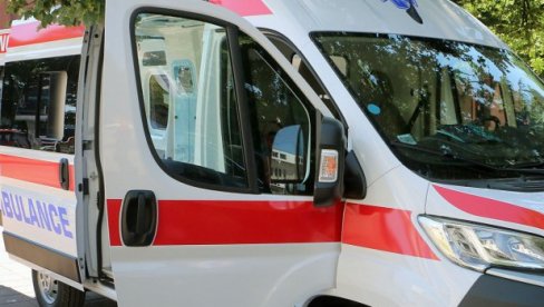 ЛАНЧАНИ СУДАР ТРИ АУТОМОБИЛА КОД ОБРЕНОВЦА: Двојица возача тешко повређена